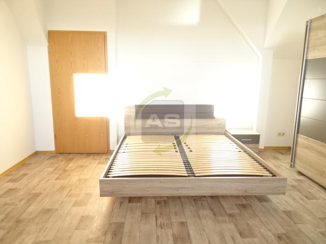 Dachgeschoßwohnung Zwickau - 3 Zimmer, 107 m&sup2;, 750&euro; | Angebot:22591271