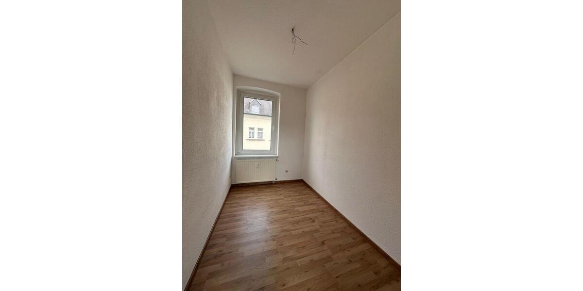Etagenwohnung Glauchau - 3 Zimmer, 68 m&sup2;, 390&euro; | Angebot:26676976