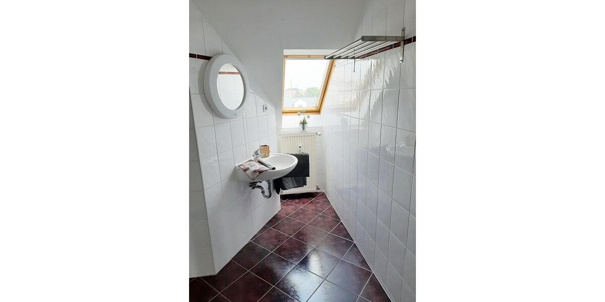 Dachgeschoßwohnung Limbach-Oberfrohna Oberfrohna - 3 Zimmer, 73 m&sup2;, 470&euro; | Angebot:25102811