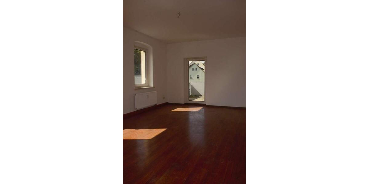 Etagenwohnung Zwickau Neuplanitz - 3 Zimmer, 83 m&sup2;, 500&euro; | Angebot:23713796