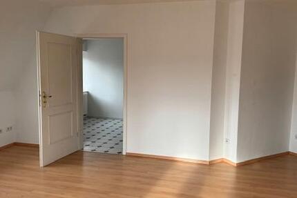 Wohnung Zwickau Zwickau-Nord - 3 Zimmer, 80 m&sup2;, 400&euro; | Angebot:25991276