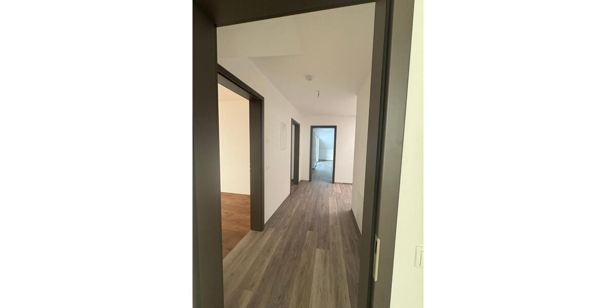 Etagenwohnung Auerbach/Vogtland Vogtland - 3 Zimmer, 102 m&sup2;, 750&euro; | Angebot:23844966