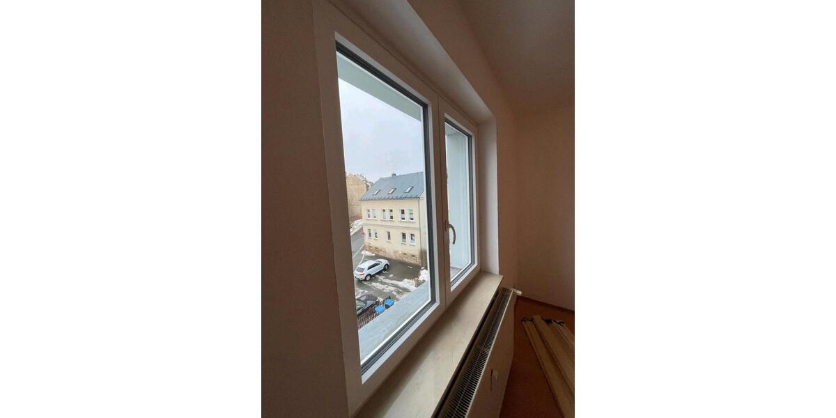 Dachgeschoßwohnung Reichenbach im Vogtland - 2 Zimmer, 45 m&sup2;, 550&euro; | Angebot:24535100