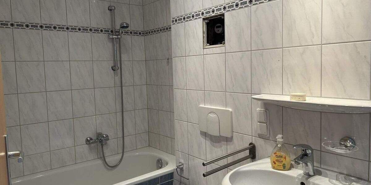 Etagenwohnung Zwickau Innenstadt - 2 Zimmer, 47 m&sup2;, 290&euro; | Angebot:25707554