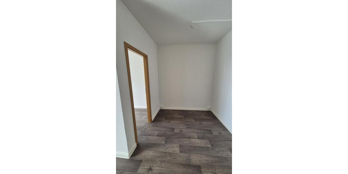 Etagenwohnung Hohenstein-Ernstthal Ernstthal - 3 Zimmer, 56 m&sup2;, 321&euro; | Angebot:25857022