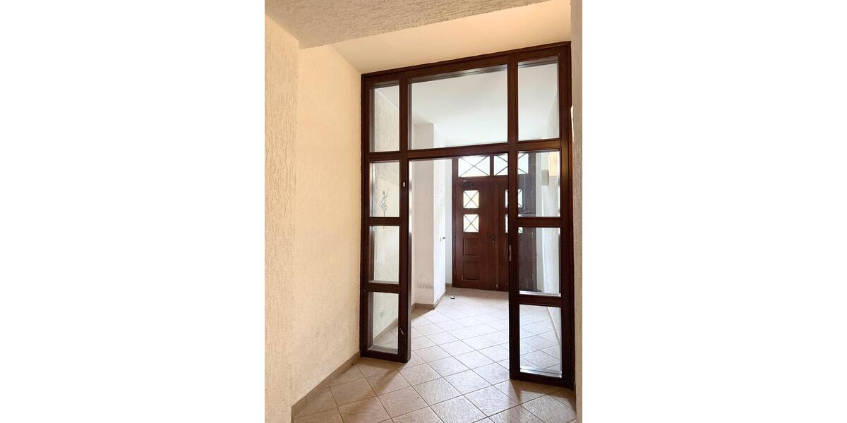 Dachgeschoßwohnung Limbach-Oberfrohna Oberfrohna - 3 Zimmer, 77 m&sup2;, 395&euro; | Angebot:24979442