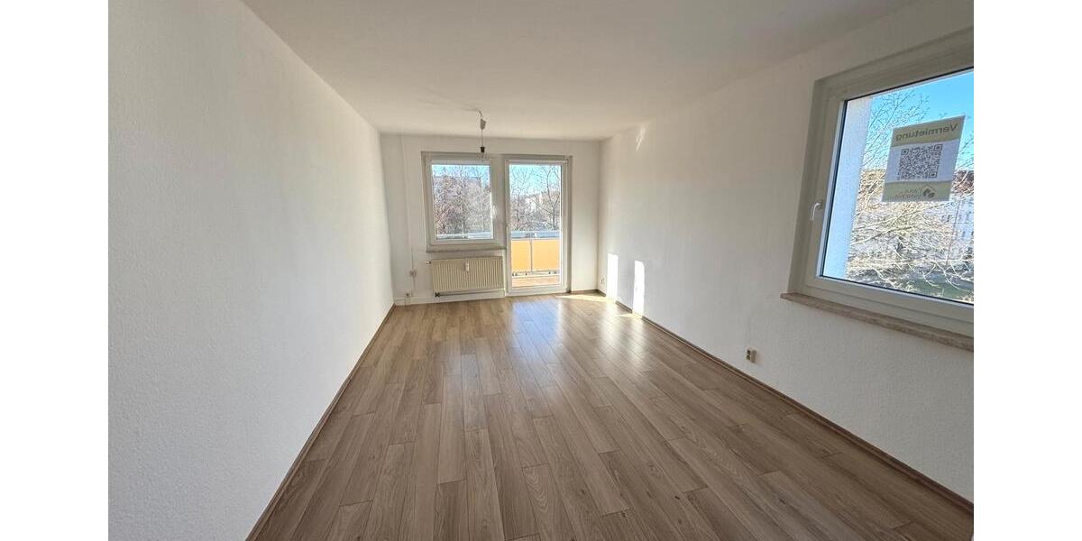 Etagenwohnung Zwickau Auerbach - 3 Zimmer, 62 m&sup2;, 330&euro; | Angebot:25883515