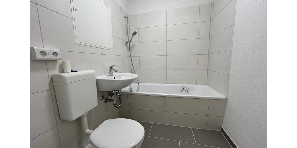 Etagenwohnung Zwickau Neuplanitz - 4 Zimmer, 85 m&sup2;, 449&euro; | Angebot:22043018