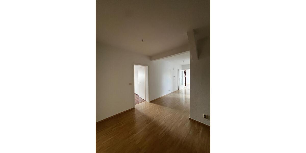 Dachgeschoßwohnung Zwickau - 3 Zimmer, 95 m&sup2;, 860&euro; | Angebot:25753754