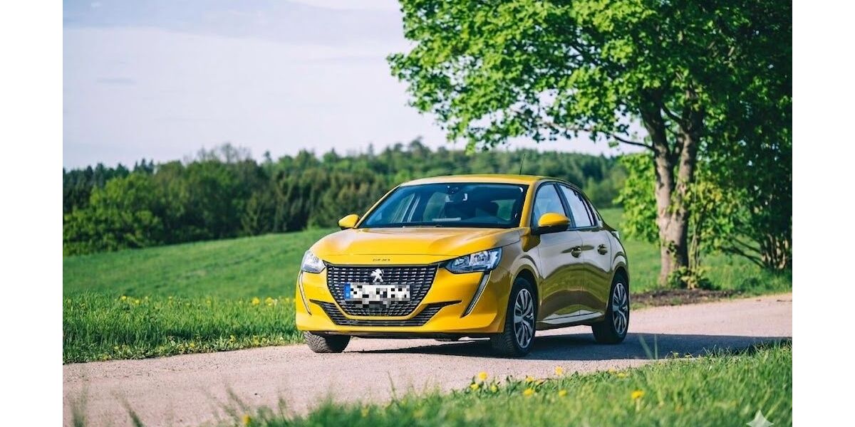 Peugeot 208 82.000 km 9.490 &euro; Oelsnitz 09376