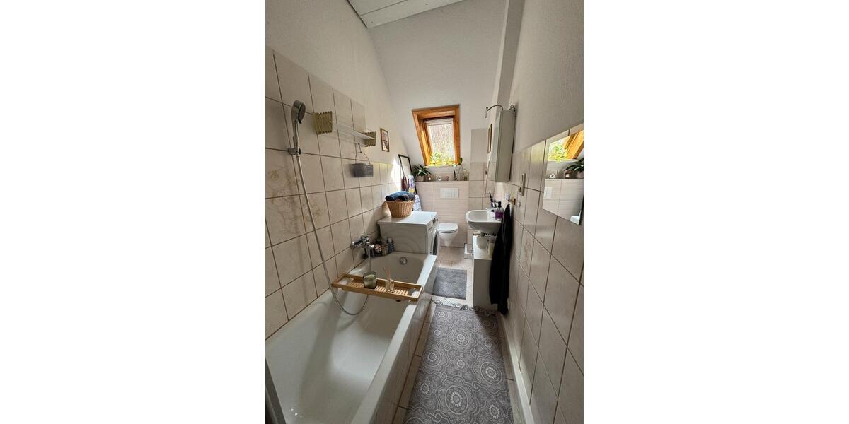 Dachgeschoßwohnung Aue-Bad Schlema Bad Schlema - 2.5 Zimmer, 61 m&sup2;, 336&euro; | Angebot:25872866