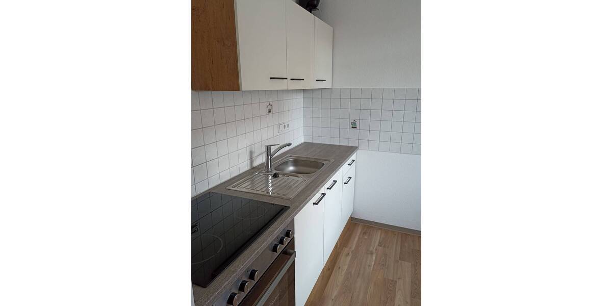 Etagenwohnung Reinsdorf - 3 Zimmer, 57 m&sup2;, 300&euro; | Angebot:25707489