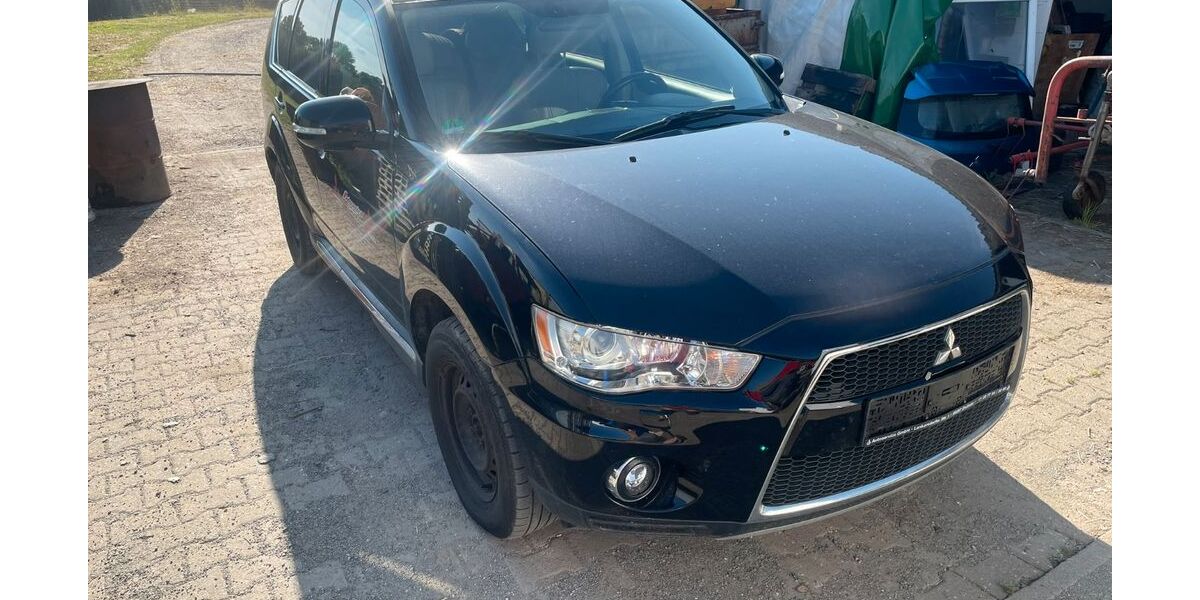 Mitsubishi Outlander 225.000 km 4.900 &euro; Zwönitz 08297