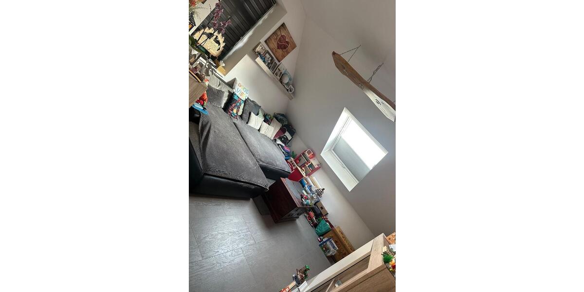 Dachgeschoßwohnung Stollberg (Erzgebirge) - 4 Zimmer, 103 m&sup2;, 892&euro; | Angebot:25510912