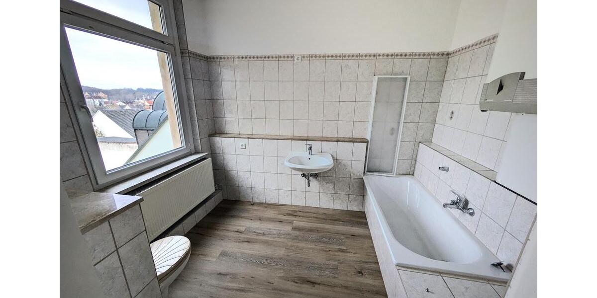 Etagenwohnung Meerane - 3 Zimmer, 85 m&sup2;, 400&euro; | Angebot:25945656