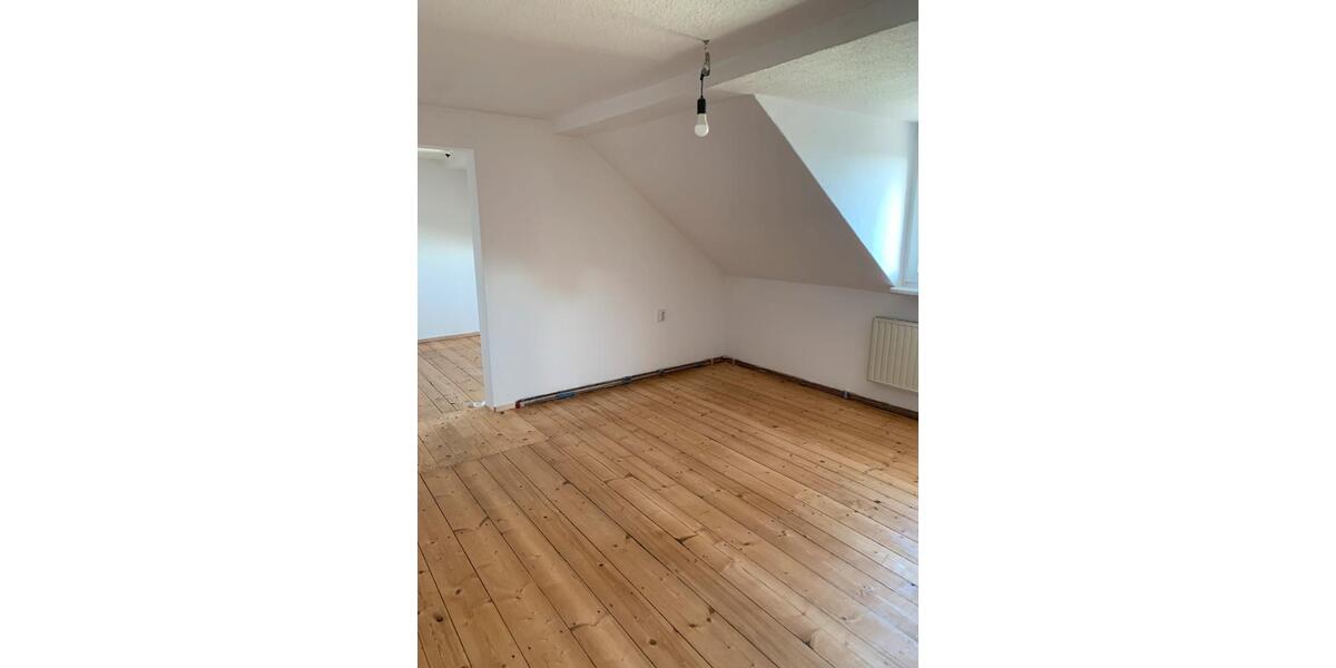 Dachgeschoßwohnung Schwarzenberg/Erzgebirge Erzgebirge - 3 Zimmer, 63 m&sup2;, 330&euro; | Angebot:25270953