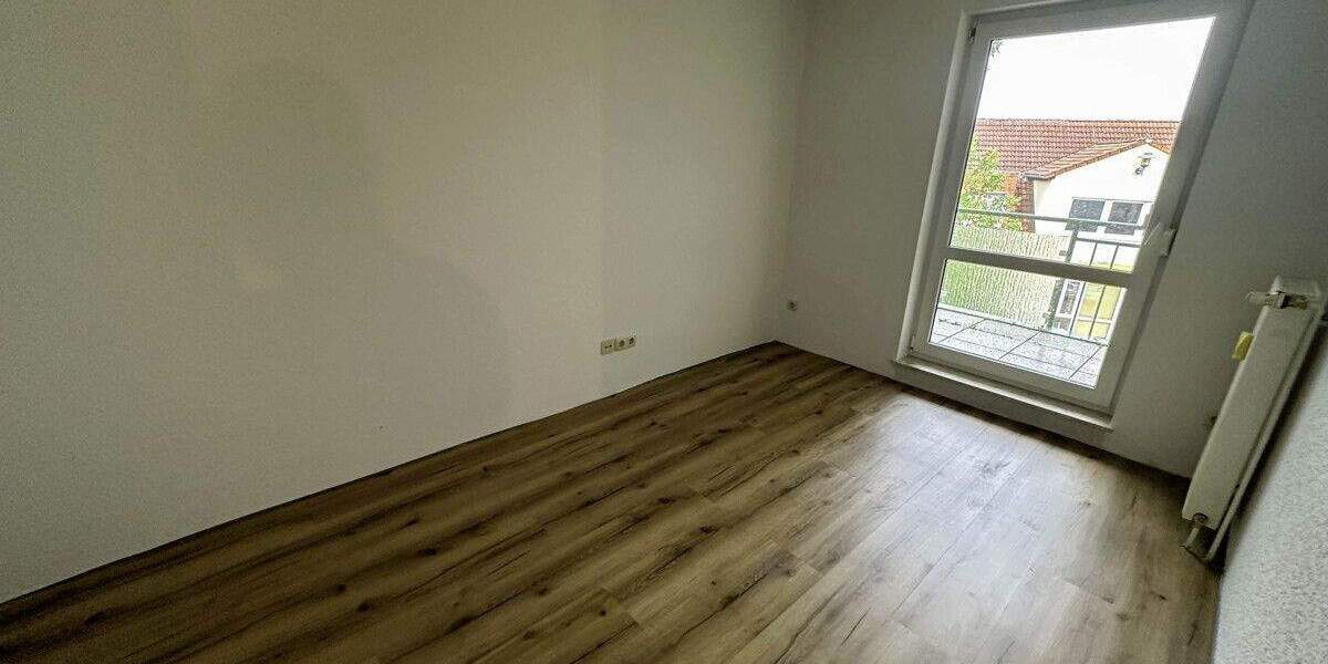 Etagenwohnung Glauchau - 3 Zimmer, 69 m&sup2;, 552&euro; | Angebot:25899005