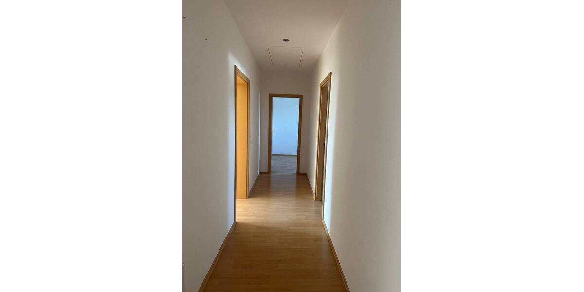 Etagenwohnung Zwickau Bahnhofsvorstadt - 4 Zimmer, 80 m&sup2;, 450&euro; | Angebot:25737496