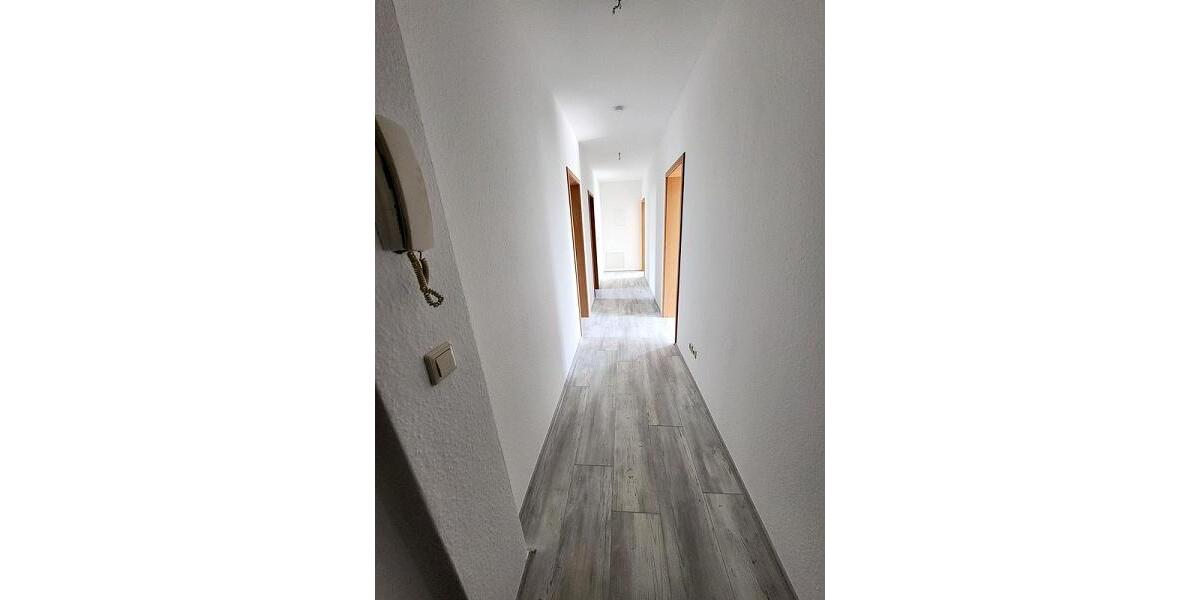 Etagenwohnung Reichenbach im Vogtland - 3 Zimmer, 71 m&sup2;, 425&euro; | Angebot:25442741