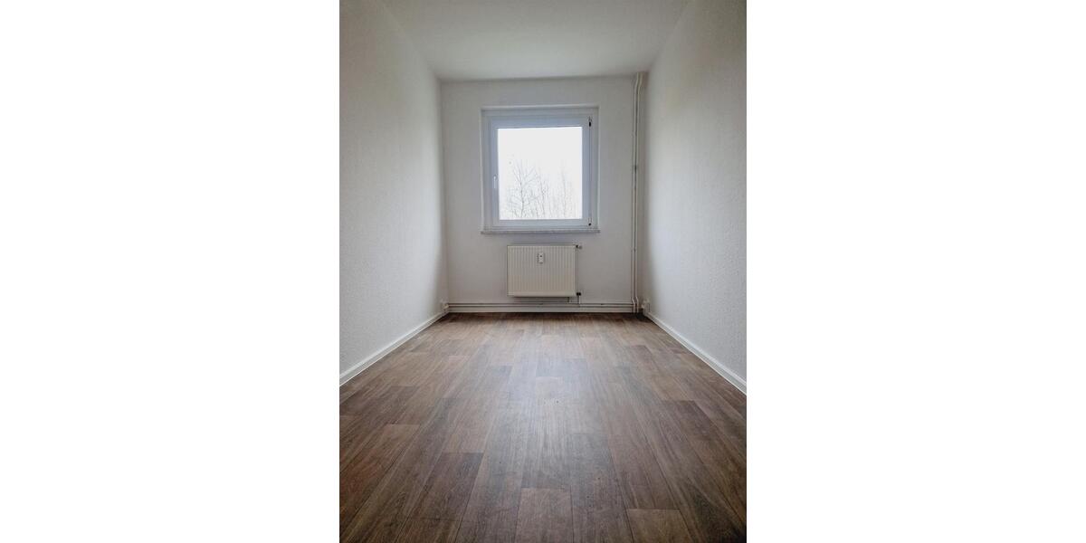 Etagenwohnung Glauchau - 3 Zimmer, 67 m&sup2;, 390&euro; | Angebot:19052303