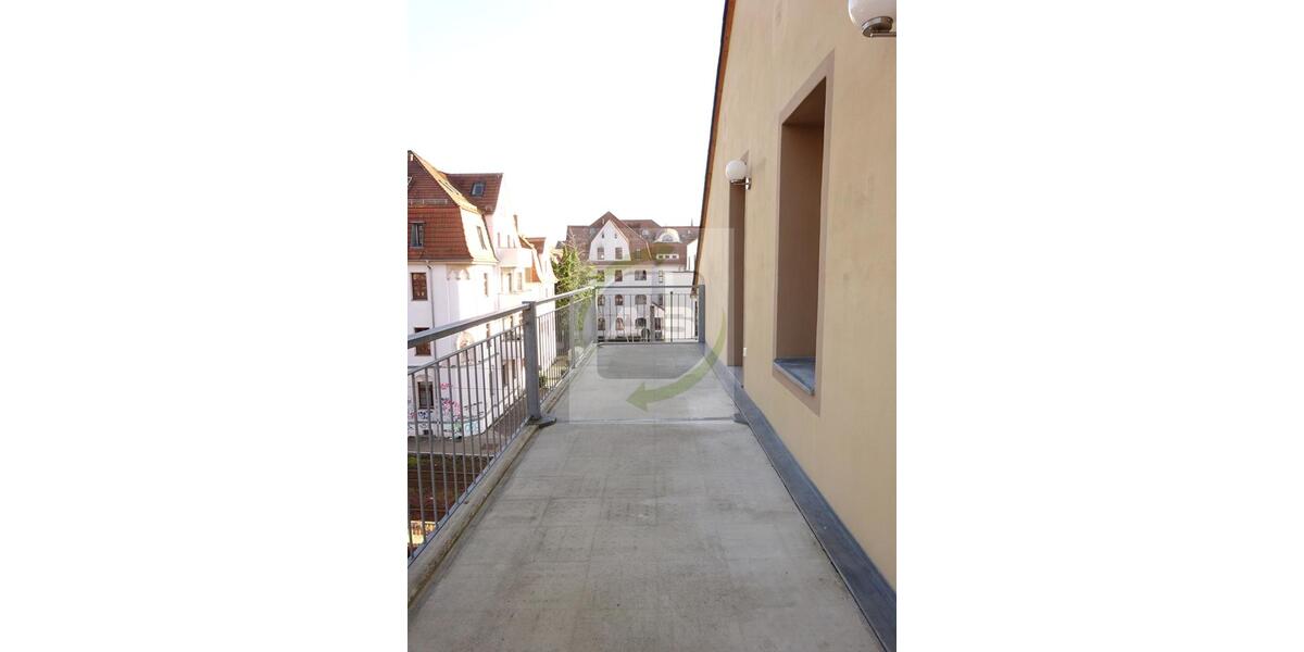 Dachgeschoßwohnung Zwickau - 5 Zimmer, 133 m&sup2;, 950&euro; | Angebot:23792815