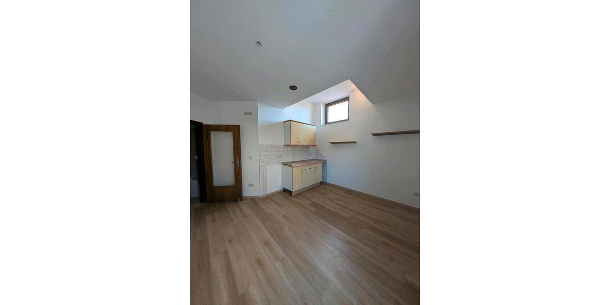 Erdgeschoßwohnung Zwickau Cainsdorf - 4 Zimmer, 134 m&sup2;, 670&euro; | Angebot:26339657