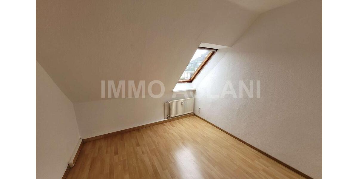 Dachgeschoßwohnung Limbach-Oberfrohna Oberfrohna - 3 Zimmer, 80 m&sup2;, 400&euro; | Angebot:21272256
