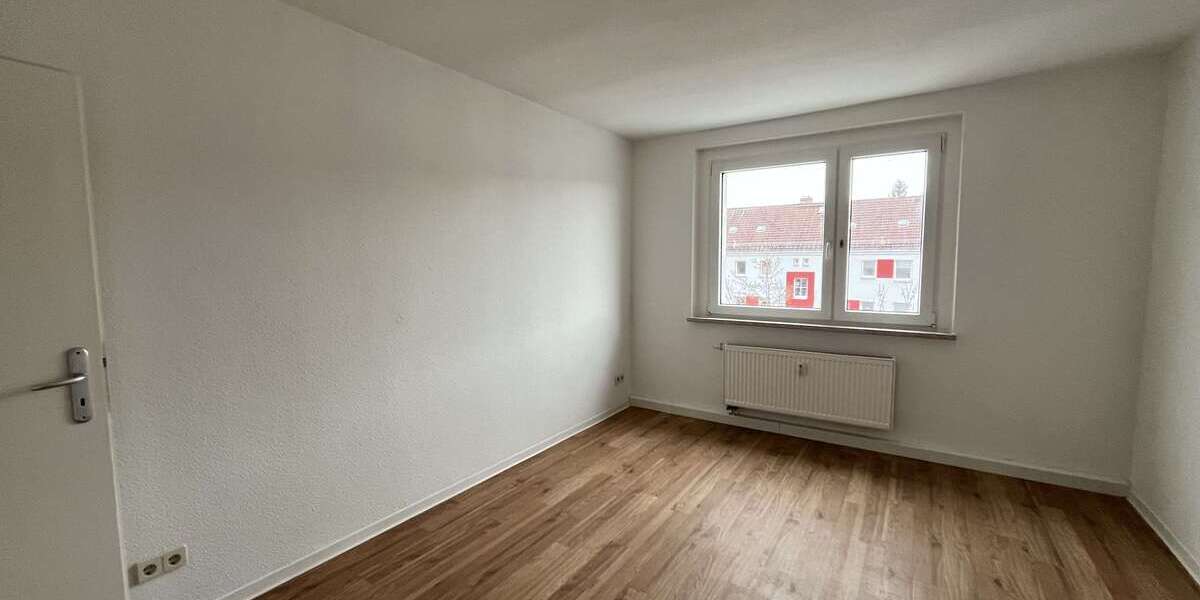 Etagenwohnung Zwickau Marienthal Ost - 3 Zimmer, 60 m&sup2;, 360&euro; | Angebot:25397886