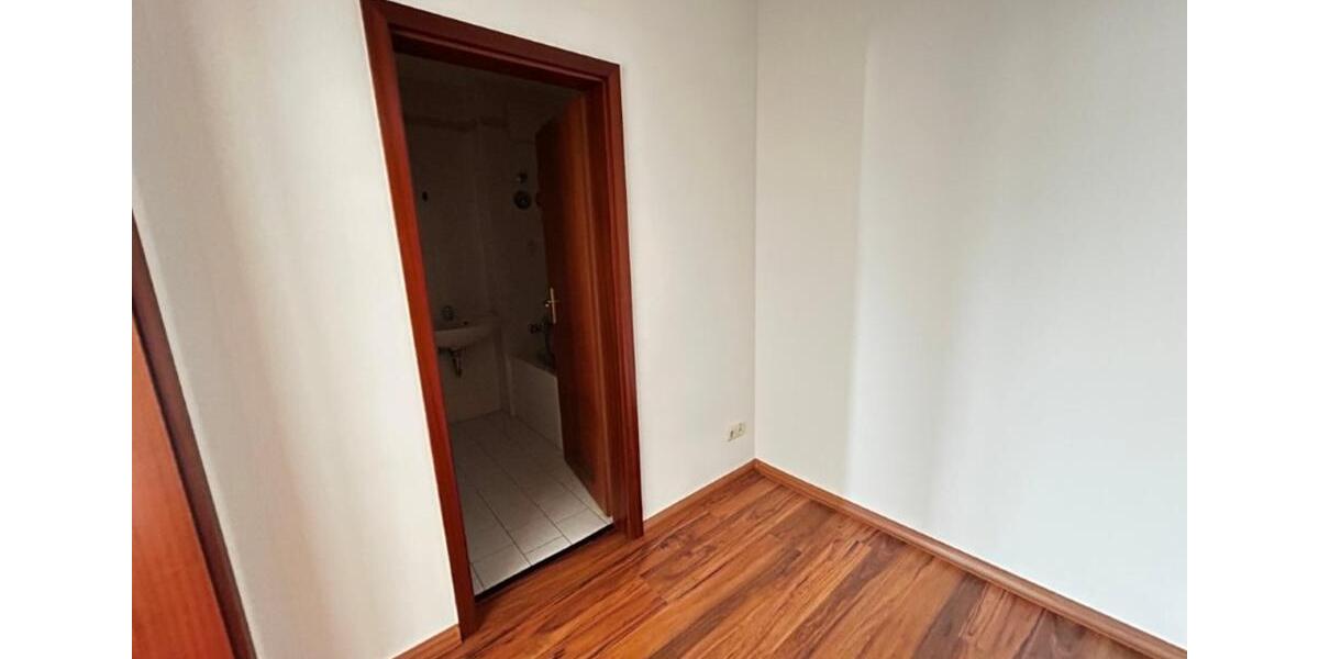 Etagenwohnung Zwickau - 1 Zimmer, 42 m&sup2;, 250&euro; | Angebot:25126790