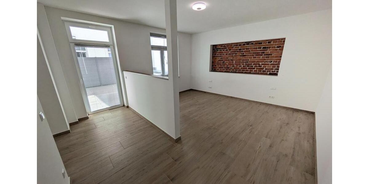 Etagenwohnung Zwickau - 2 Zimmer, 83 m&sup2;, 800&euro; | Angebot:26008215