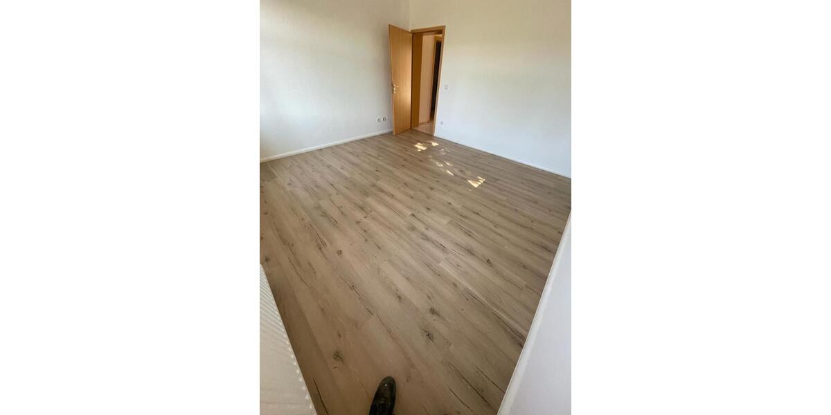 Hochparterre Hartmannsdorf - 3 Zimmer, 66 m&sup2;, 399&euro; | Angebot:25636229