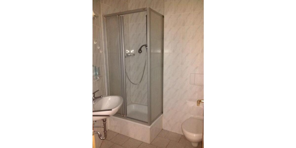 Dachgeschoßwohnung Crimmitschau - 2 Zimmer, 47 m&sup2;, 250&euro; | Angebot:25713808