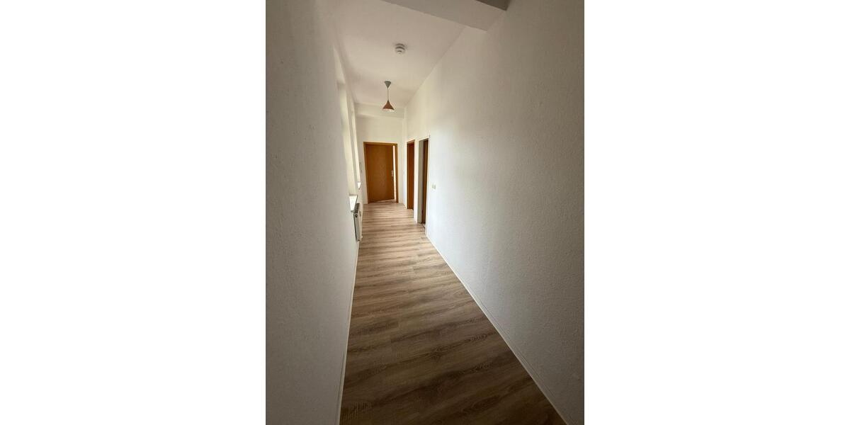 Etagenwohnung Lengenfeld - 3 Zimmer, 86 m&sup2;, 430&euro; | Angebot:25805326