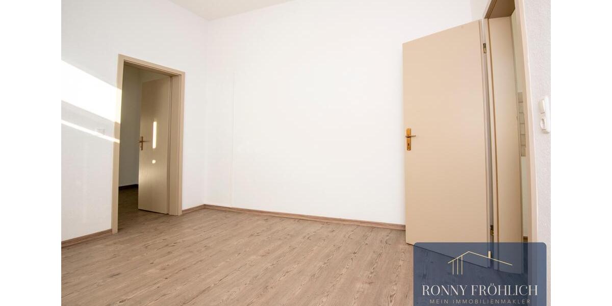 Etagenwohnung Glauchau - 3 Zimmer, 75 m&sup2;, 375&euro; | Angebot:23997229
