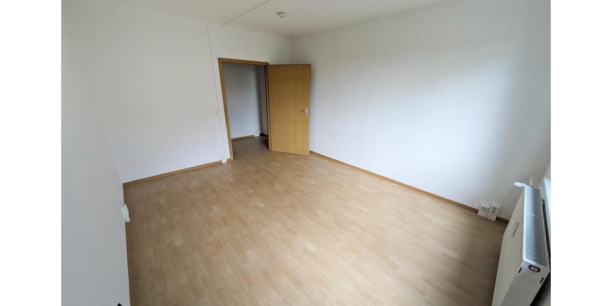 Etagenwohnung Limbach-Oberfrohna Oberfrohna - 3 Zimmer, 82 m&sup2;, 450&euro; | Angebot:25945699