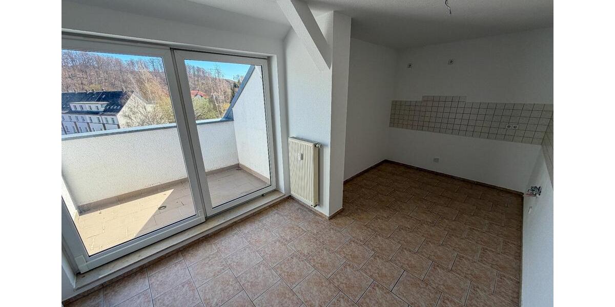 Dachgeschoßwohnung Werdau - 3 Zimmer, 67 m&sup2;, 334&euro; | Angebot:26131598