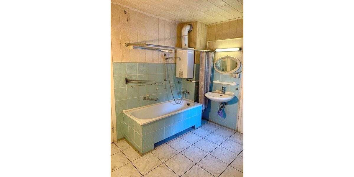 Einfamilienhaus Lengenfeld - 4 Zimmer, 122 m&sup2;, 85.000&euro; | Angebot:25799464