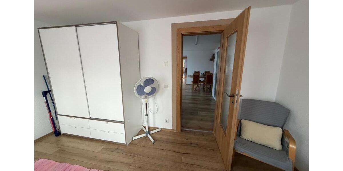 Etagenwohnung Limbach-Oberfrohna Oberfrohna - 3 Zimmer, 71 m&sup2;, 350&euro; | Angebot:25811719