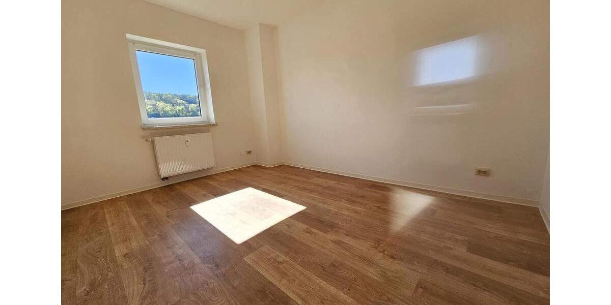 Dachgeschoßwohnung Aue-Bad Schlema Bad Schlema - 4 Zimmer, 70 m&sup2;, 420&euro; | Angebot:26478467