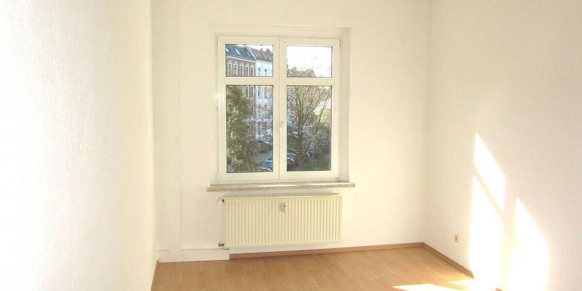 Etagenwohnung Zwickau Pölbitz - 3 Zimmer, 86 m&sup2;, 480&euro; | Angebot:26016393