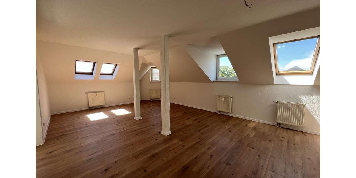 Dachgeschoßwohnung Zwickau - 3 Zimmer, 100 m&sup2;, 500&euro; | Angebot:20146802