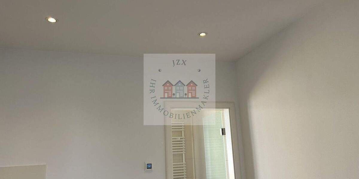 Etagenwohnung Zwickau Innenstadt - 3 Zimmer, 86 m&sup2;, 688&euro; | Angebot:25692368