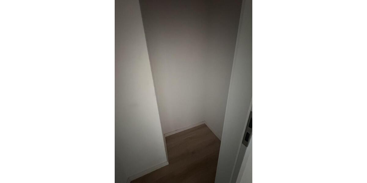 Erdgeschoßwohnung Zwickau - 4 Zimmer, 96 m&sup2;, 671&euro; | Angebot:24570448