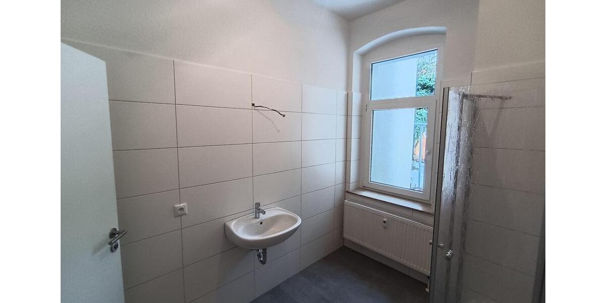 Etagenwohnung Reichenbach im Vogtland - 3 Zimmer, 67 m&sup2;, 400&euro; | Angebot:25217564