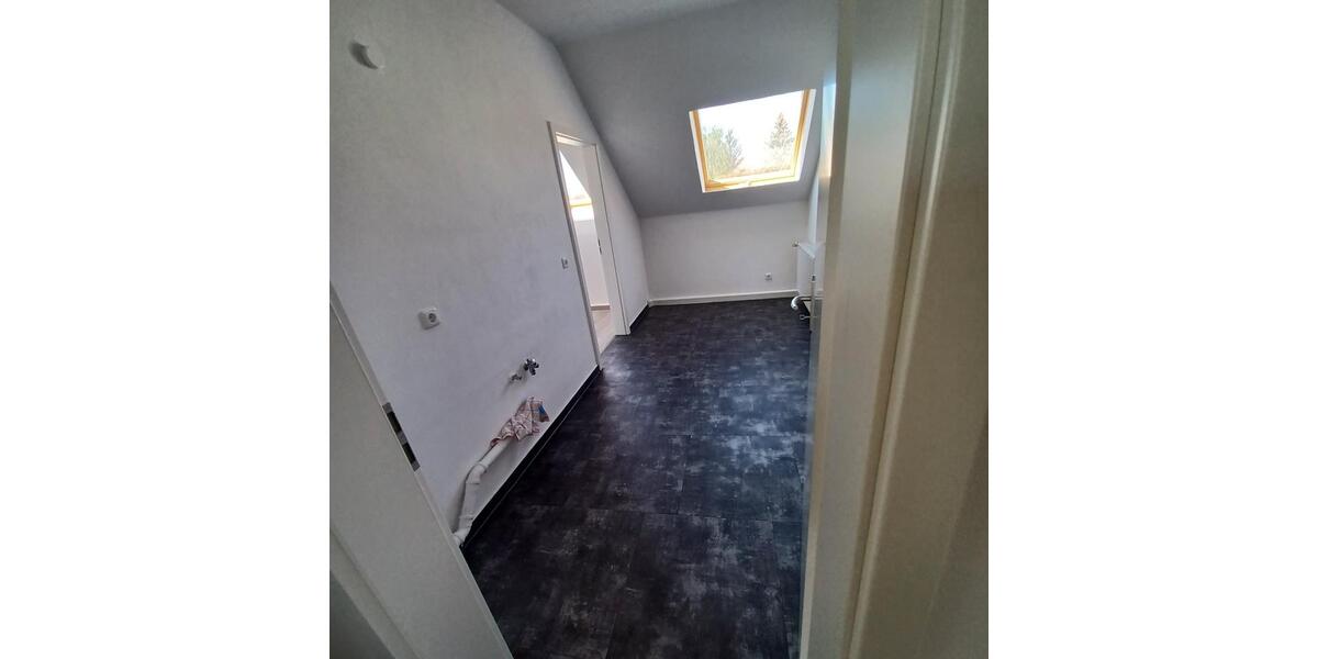 Dachgeschoßwohnung Zwickau Zwickau-West - 3 Zimmer, 62 m&sup2;, 340&euro; | Angebot:20618659