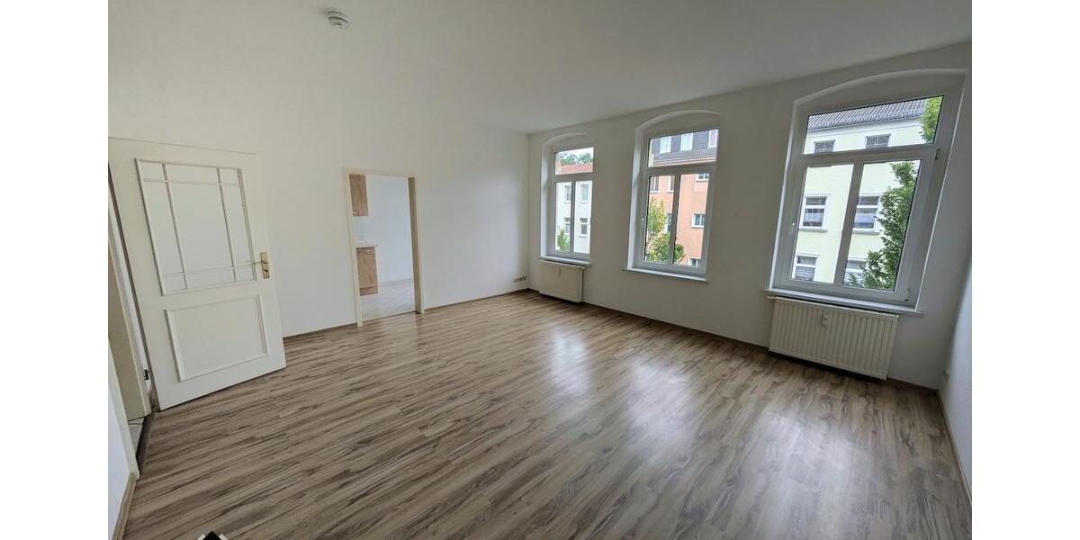 Etagenwohnung Zwickau - 3 Zimmer, 87 m&sup2;, 520&euro; | Angebot:25945655