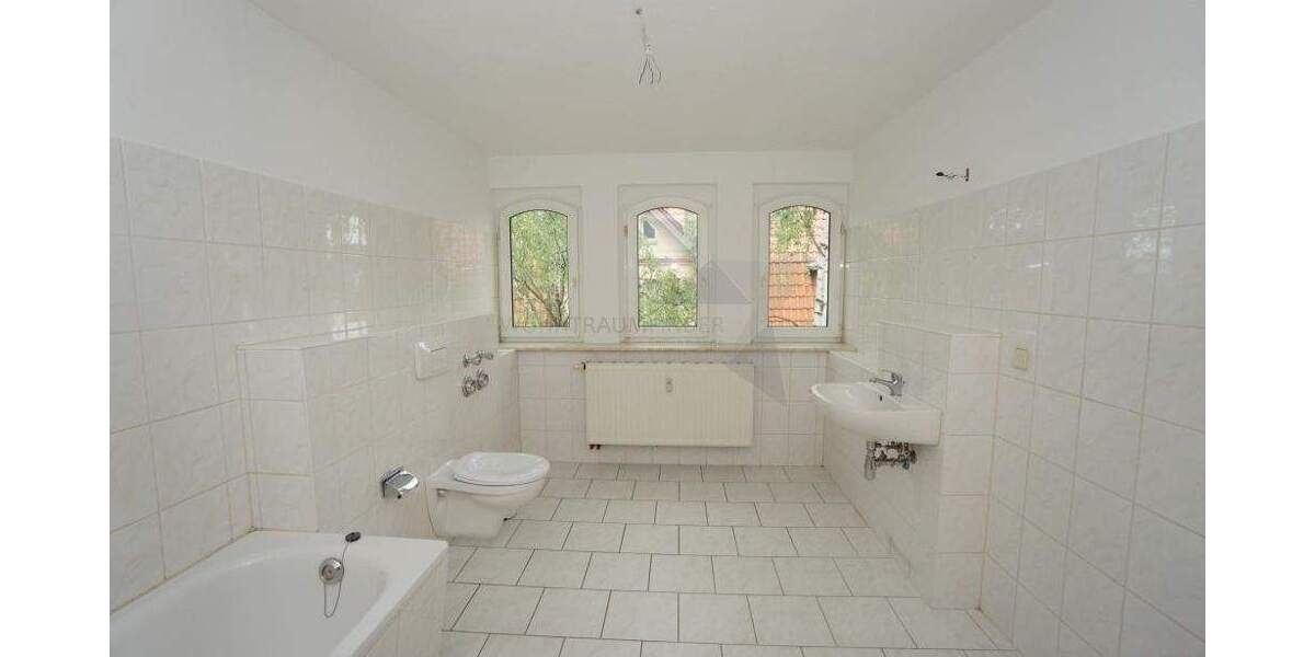 Etagenwohnung Zwickau Pölbitz - 2 Zimmer, 68 m&sup2;, 340&euro; | Angebot:25681458