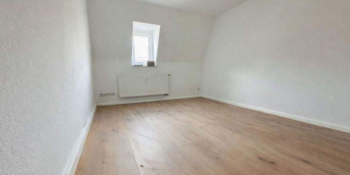 Etagenwohnung Meerane - 3 Zimmer, 71 m&sup2;, 575&euro; | Angebot:25755942