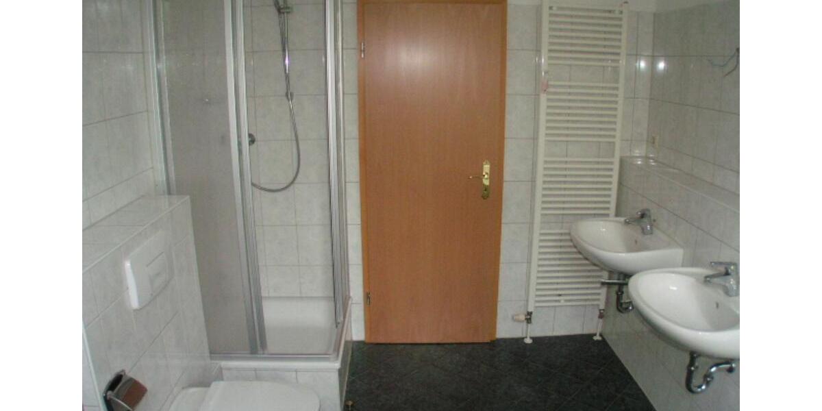 Etagenwohnung Werdau - 5 Zimmer, 125 m&sup2;, 650&euro; | Angebot:23408914