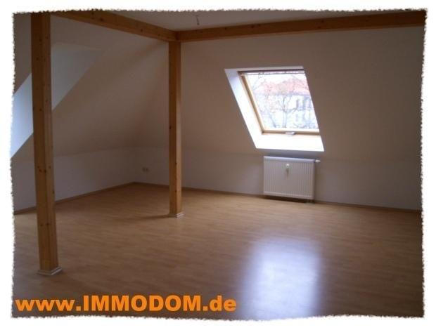 Dachgeschoßwohnung Zwickau - 4 Zimmer, 95 m&sup2;, 620&euro; | Angebot:24765956